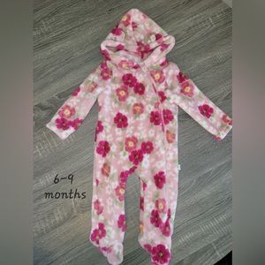 Baby 1 piece body suit onesie.